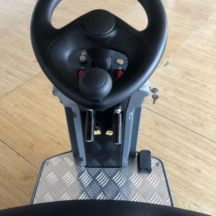 750S Electric Autonomous Ride-on Floor Sweeper New Condition Industrial Cleaning Equipment for Parks Outdoor Farm Industries — image 5
