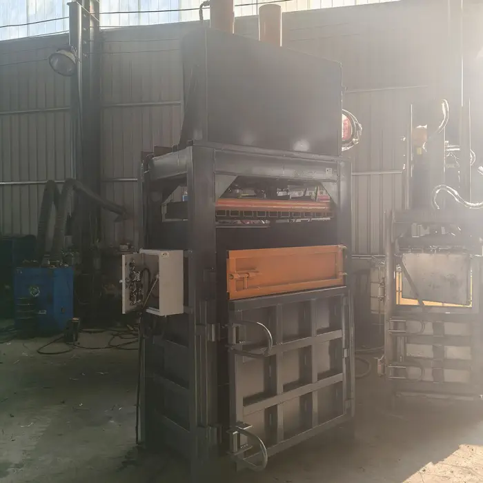 Vertical Scrap Baler Pressing Machine for Used Clothing Aluminum Cans Carton Bailer Cardboard Plastic PET Bottle Baler Machine — image 3