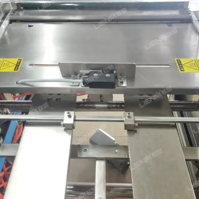 LIENM Semi-auto 3D Cellophane Overwrapping Machine Diamond Folding Box Film Wrapping Equipment for Cosmetics — image 7