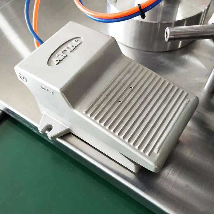Factory Customized Aluminium Perfume Pump Sprayer Bottle Caps Crimping Pressing Capping Machine — image 3