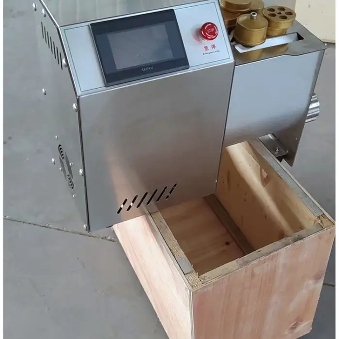 Japanese Style Fresh Pasta and Noodle Mixer Presser Extruder / Noodle Making Machine — image 4
