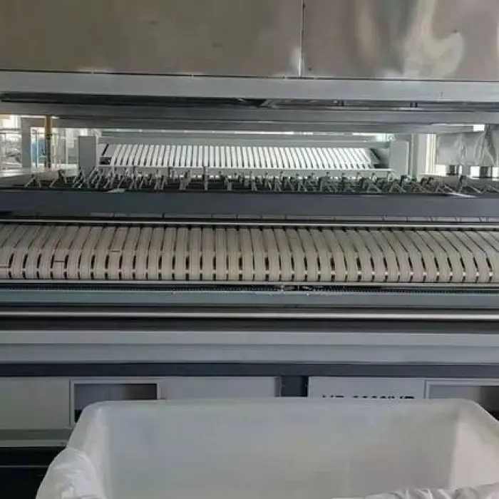 Oasis Commercial 3m Steam Heating Roller Flatwork Bed Sheet Automatic Ironing Machine for Hotel Hospital and Campus Laundry — image 3
