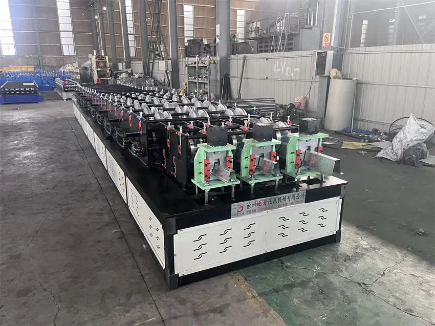 Double Out Profiles Roll Forming Machine Angle omega Main Channel Roll Forming Machine 3 in 1machine — image 3