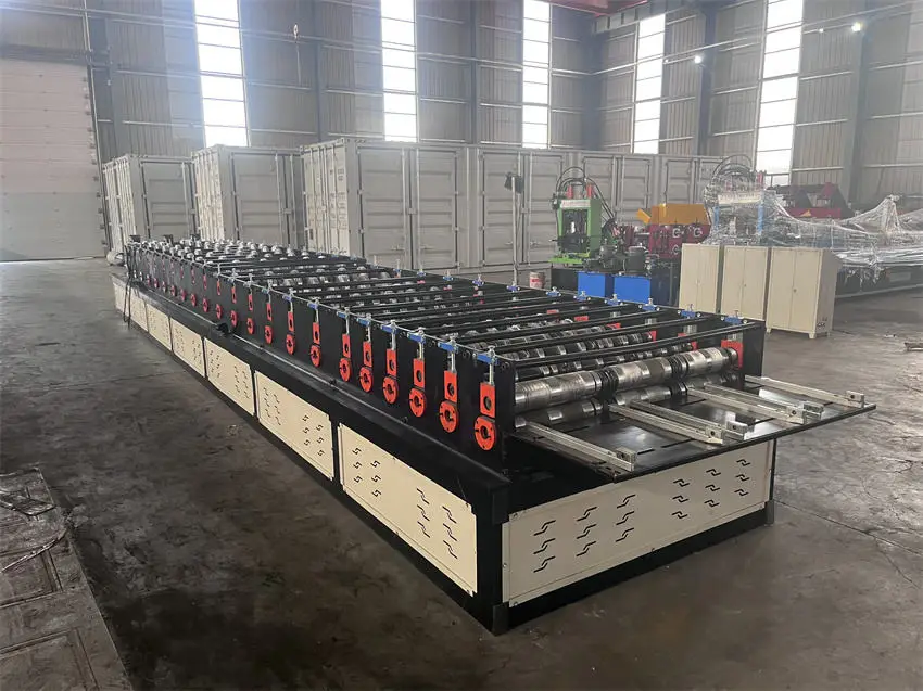 Double Out Profiles Roll Forming Machine Angle omega Main Channel Roll Forming Machine 3 in 1machine — image 6