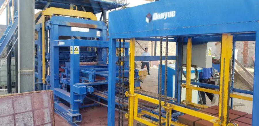 QT6-15 Donyue Hollow Brick Making Machine Cement Brick Making MachineAutomatic Brick Production Line — image 4