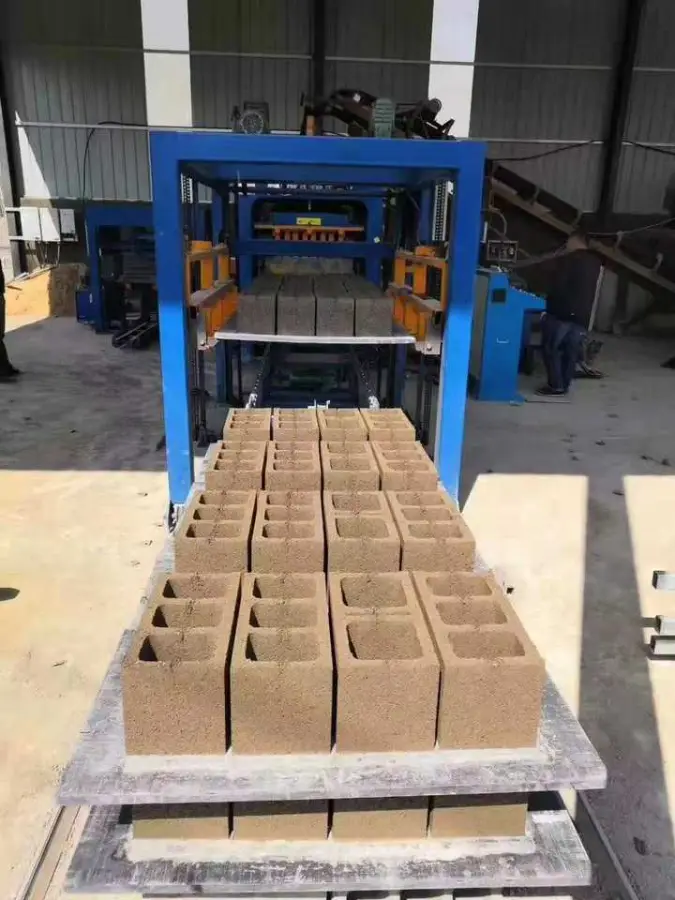 Qt40-2 Manual Concrete Brick Making Machine Popular Profitable Small Projects Hollow Brick Production — image 7