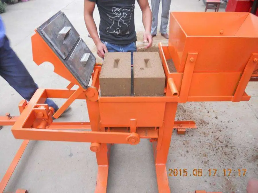 QTS2-40 Small Economical Manual Clay Block/ Brick Making Machine for Family Use — image 5