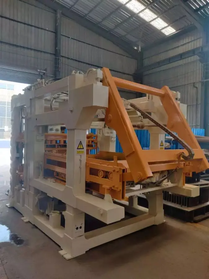 Manufacturer QT10-15 Automatic Concrete Cement Block Making Machine for Construction Industries Solid Hollow Paver Block Factory — image 5