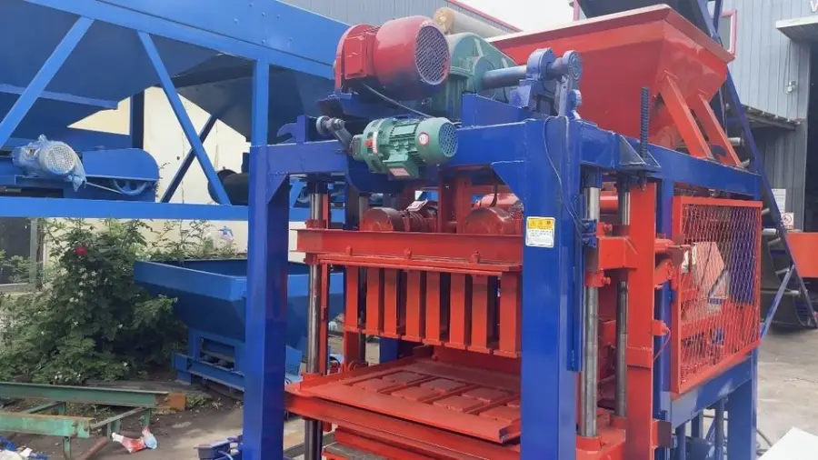 Qt4-25 Automatic Hydraulic Block Making Machine Concrete Brick Making Machine Semi Automatic Block — image 3