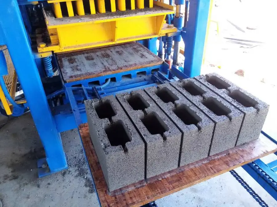 QT 4-15 Block Brick Full Automatic Hydraulic Color Paver Solid Hollow Concrete Cement Ash Brick Block Making Machine — image 3