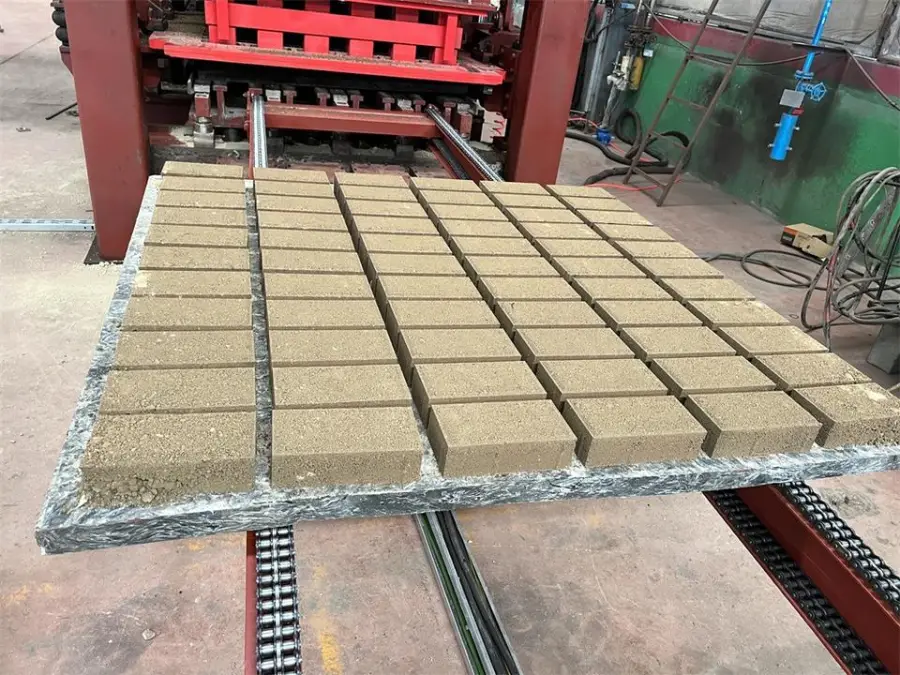 QT18-15 Block Making Machine Automatic for Cement Concrete Block Plant with ISO 9001 — image 6