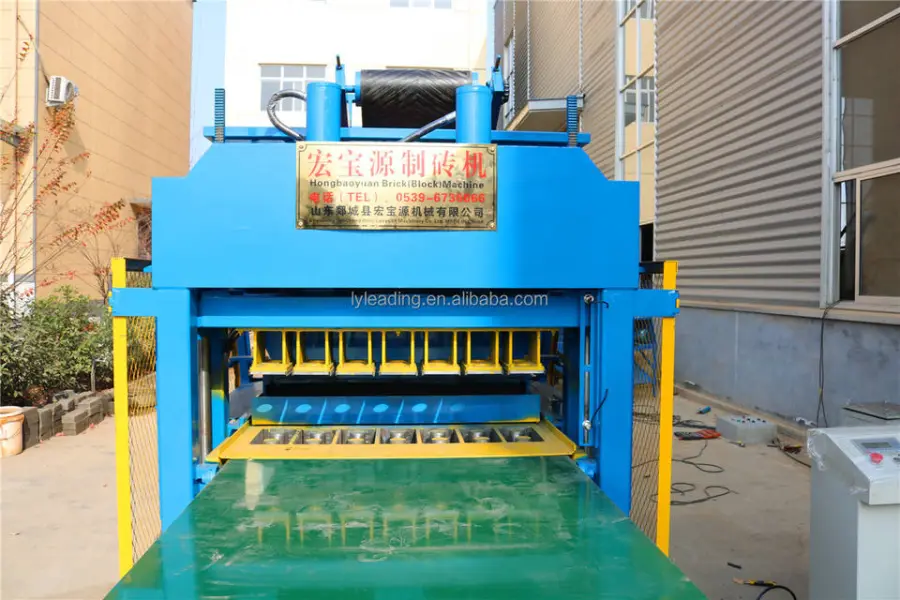 HBY7-10 Automatic Soil Red Mud Brick Maker Clay Hollow Block Making Machine with Engine Pump & Bearing for Sale — image 3