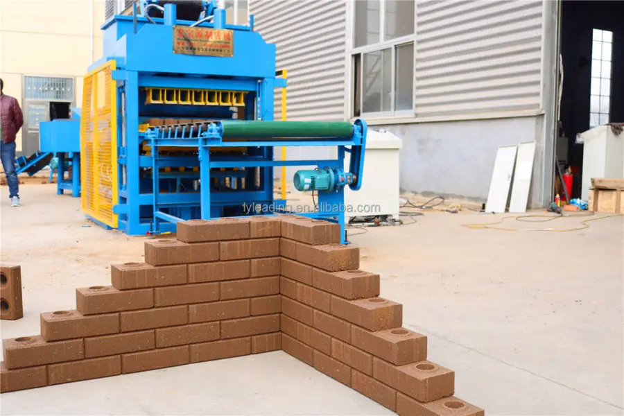HBY7-10 Automatic Soil Red Mud Brick Maker Clay Hollow Block Making Machine with Engine Pump & Bearing for Sale — image 5