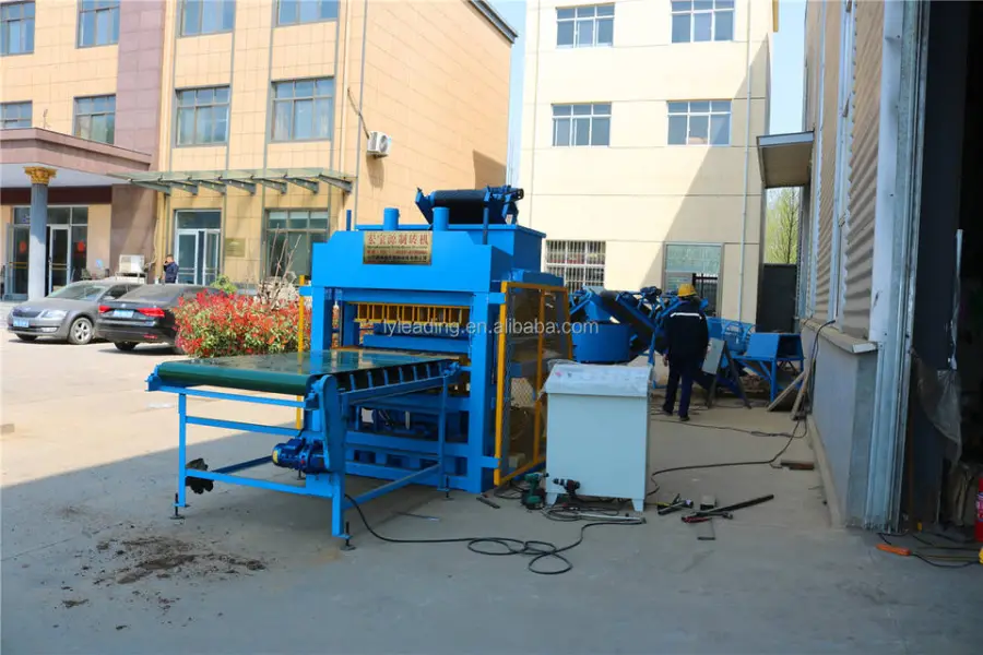 HBY7-10 Automatic Soil Red Mud Brick Maker Clay Hollow Block Making Machine with Engine Pump & Bearing for Sale — image 6
