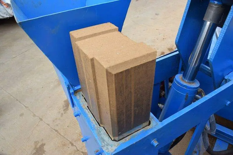 Compressed Earth Brick Block Making Machine M7MI Interlocking Brick Forming Machine — image 7