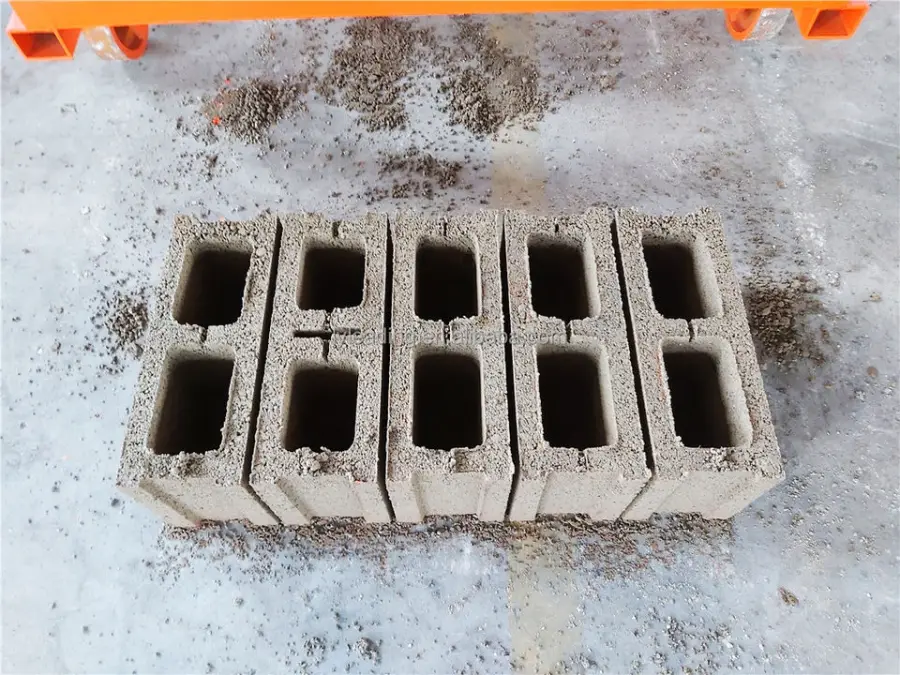 Concrete Hollow Brick Block Machine Small Manufacturing Machines to Work at Home — image 7
