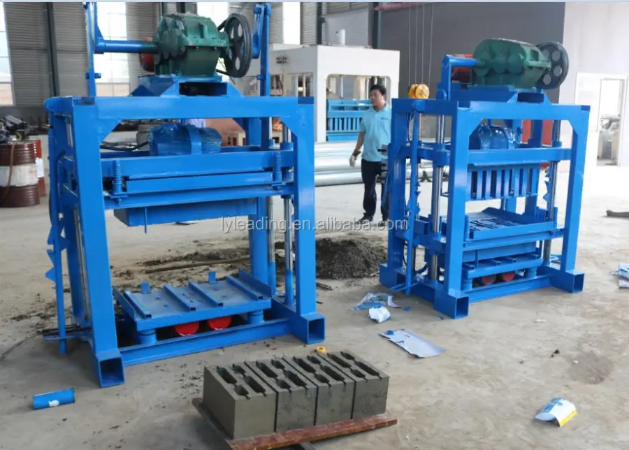 QT4-40 Manual Cement Hollow Block Machine — image 5