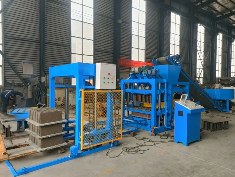 QT4 25 Lebanon Concrete Cement Kerb Block Making Machine Cuber — image 3
