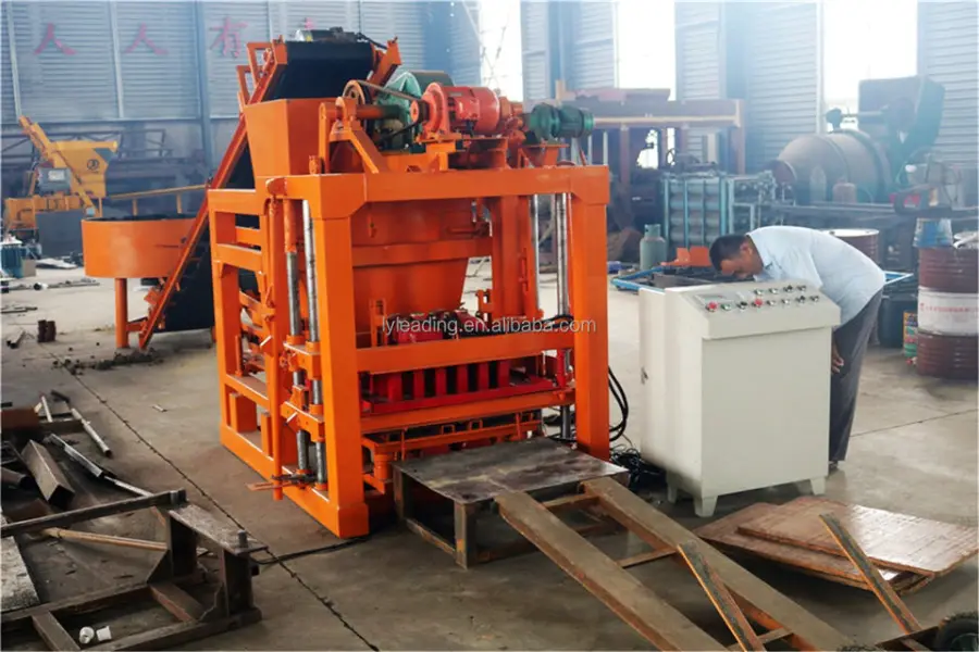 QT4-28 Factory Cement Fly Coal Ash Brick Making Machine Price for Sale — image 4
