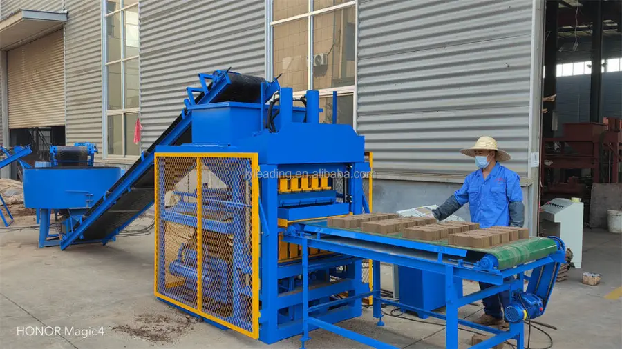 Automatic Interlocking Paving Block Making Machine with Hydraulic Pressure Bearing Core Components Easy Operation — image 3