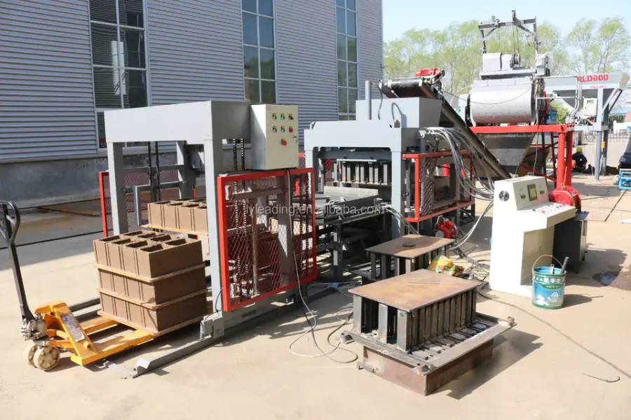 QT4-18 Cement Block Making Machine Efficient Brick Machinery for Sale in Ethiopia — image 4