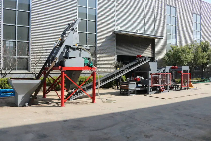 QTJ4-18 Fully Automatic Cement Brick Paving Stone Maker Production Mold Manufacturer's Brick Making Machine — image 4