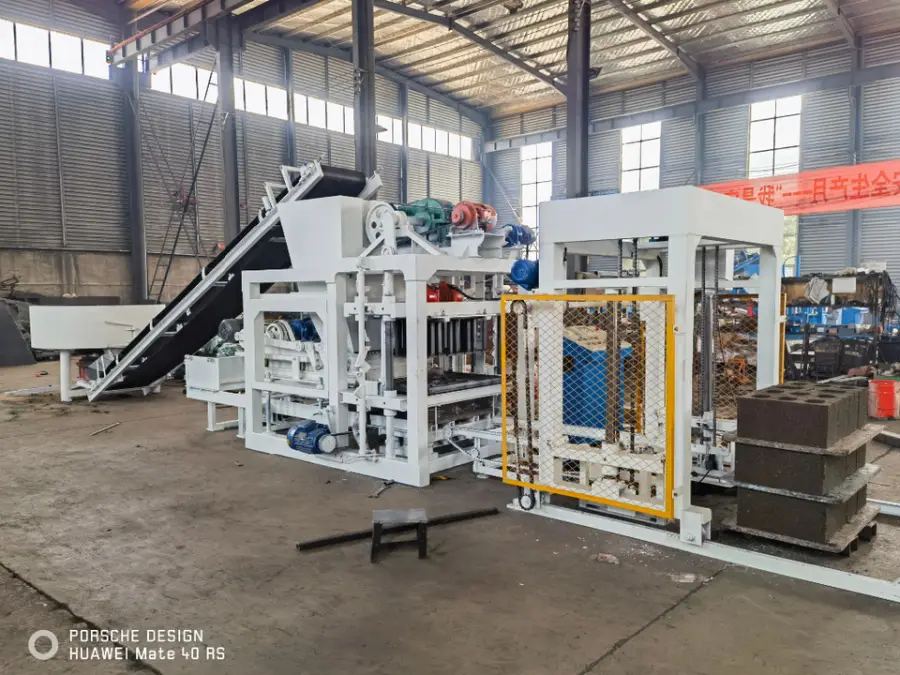 Romania Block Machine High Quality QTJ4-25d Automatic Concrete Hollow Block Brick Making Machine — image 5