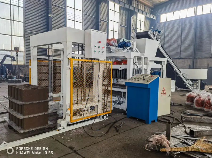 Romania Block Machine High Quality QTJ4-25d Automatic Concrete Hollow Block Brick Making Machine — image 7