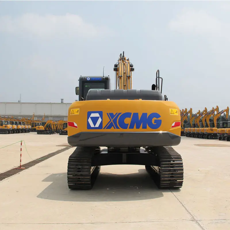 High Performance 20 Ton Crawler Excavator XE200C Excavator with Rock Breaker for Sale China — image 4