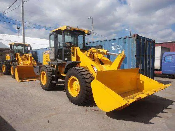 3 Ton Wheel Loader LW300F LW300FN Skip Loader with Spare Parts for Sale — image 6