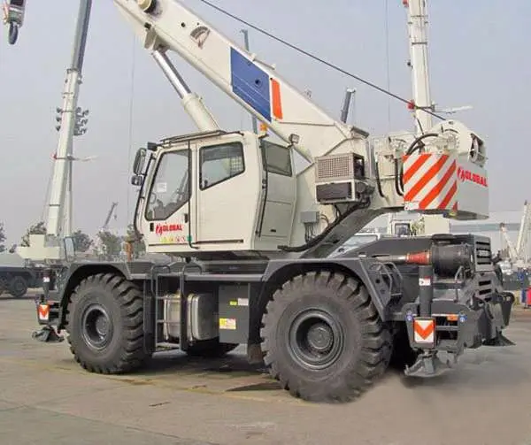 Four Wheel Drive Zoomlion Rt75 75 Tons Rough Terrain Crane for Sale Best Price — image 4