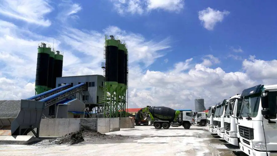 China Product Zoomlion Mobile Concrete Mixing Plant HZS90P for Sale — image 3
