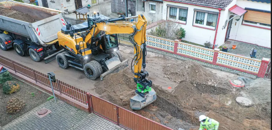 China Great Quality 8tons SY80U Small Digger Crawler Excavator Factory Price in Stock Cheap Selling — image 6