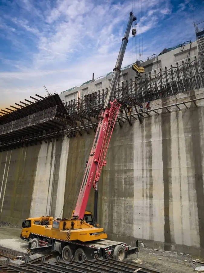 Popular Brand 40t STC400T Truck Crane for Sale — image 3