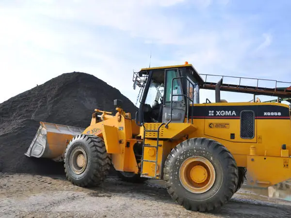 Xiagong Xgma Xg951 Xg951h 5 Ton Wheel Loader with Imported Engine Cheap Price for Sale — image 4