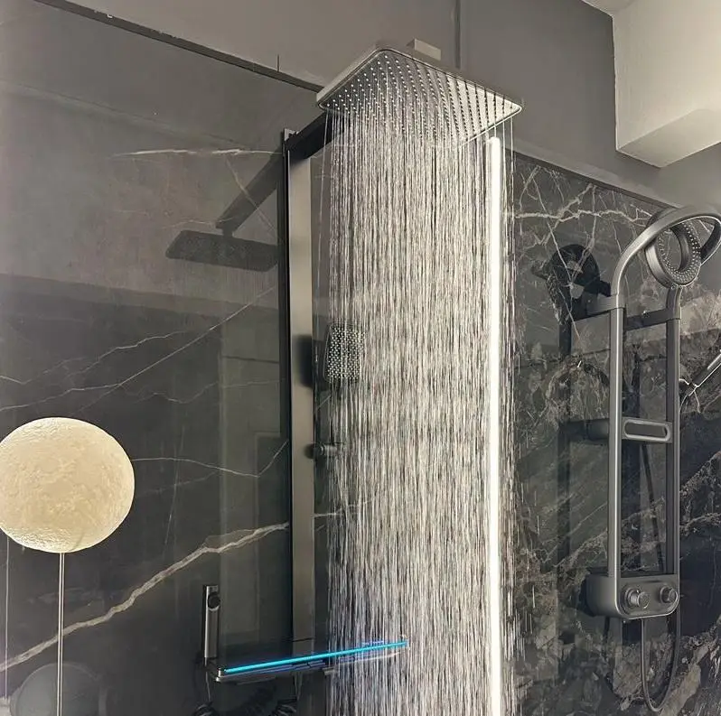Modern New Custom Luxury White and Black Thermostatic Shower Set with Digital Display Massage Spray Spray Mode for Hotels — image 6