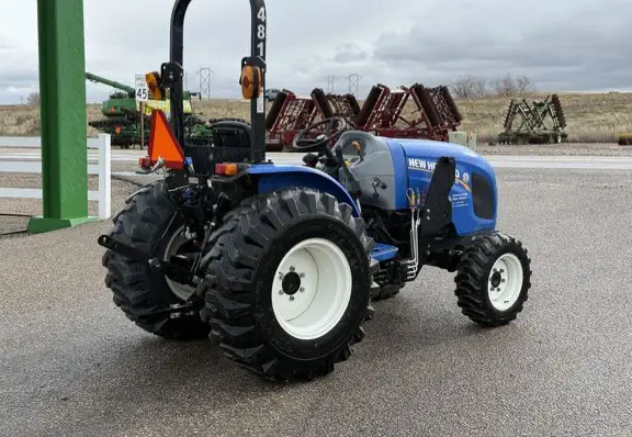 35HP Farming Machinery With Loader for Sell / New Hollands Workmaster 35 Tractor Model With Attachment — image 6