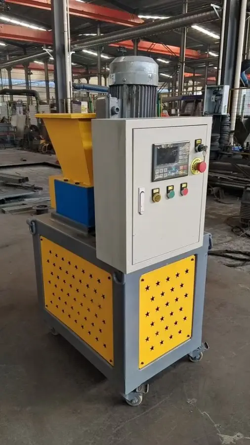 High Efficiency Double Shaft Automatic Small Shredder Machine with Engine for Plastic Recycling — image 2
