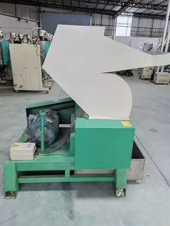 Single Shaft Plastic Crusher Shredder for PET/PE/PP Materials High Efficiency Low Energy Consumption Portable — image 6