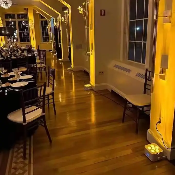 AOPU Wireless Control Uplight 6*18w LED Par Light Rgbaw+uv 6in1 Battery Uplight for Wedding Backdrop Wholesale — image 7