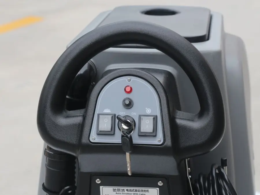 XD-20 Auto Scrubber with Battery — image 5