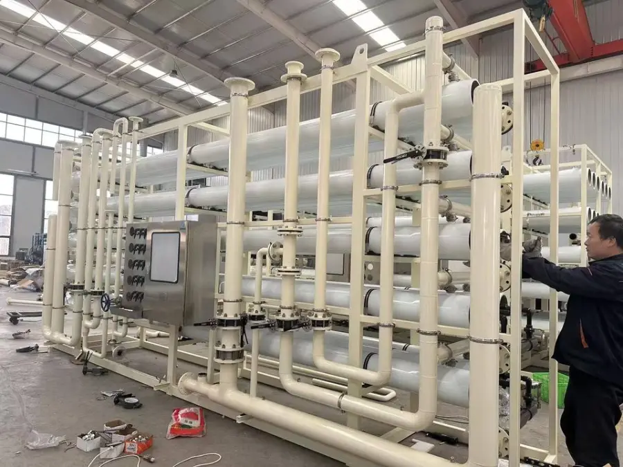 25Ton Reverse Osmosis Industrial Water Treatment Machine PLC Controlled Motor Pump System High Capacity Desalination Plant — image 5