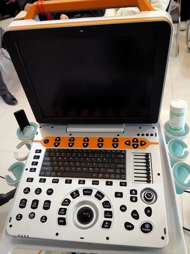 UMUS019 Model 15 Inch HD 45° Adjustable Ultrasound Machine 4D Color Doppler Ultrasound for Clinic Use — image 2