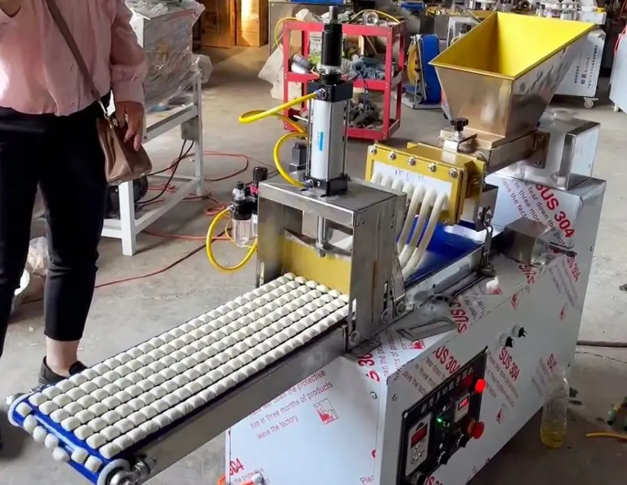 Industrial Dough Extruder Cutter Bread Dough Shaping Machine Adjustable Dough Strip Cutting Machine — view 3