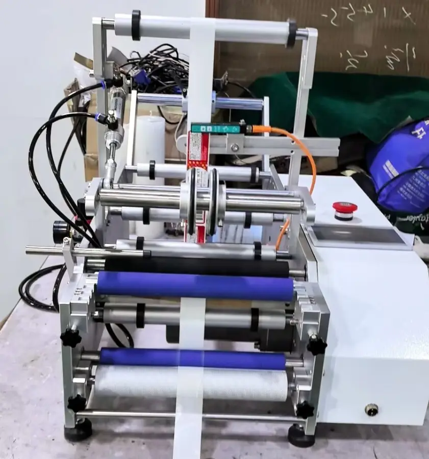 Semi Automatic Sticker Label Applicator Small Desktop Round Bottle Packaging Labeling Machine — view 3