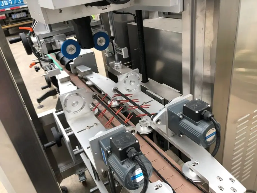Automatic Steam Heating Tunnel Plastic Glass Bottles Jars Coconut Shrink Sleeve Labeling Machine — view 5