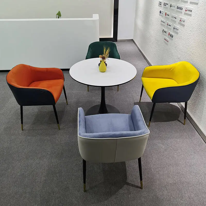 Modern Leisure Negotiation Table and Chairs Combination-Solid Oak Modular Office Meeting Reception Set — view 1