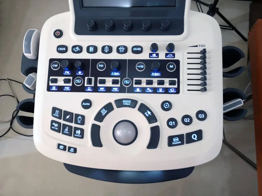 Abdomen Gynecology Obstetrics 4D Color Doppler Ultrasound Trolley Machine for Human & Animal Use — image 7