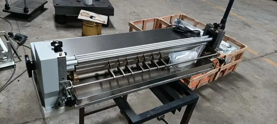Chinese Desktop Speed Adjustable White Glue Paper Machine 380 Stainless Steel Small Cold Gluing Machine for Sale — image 4