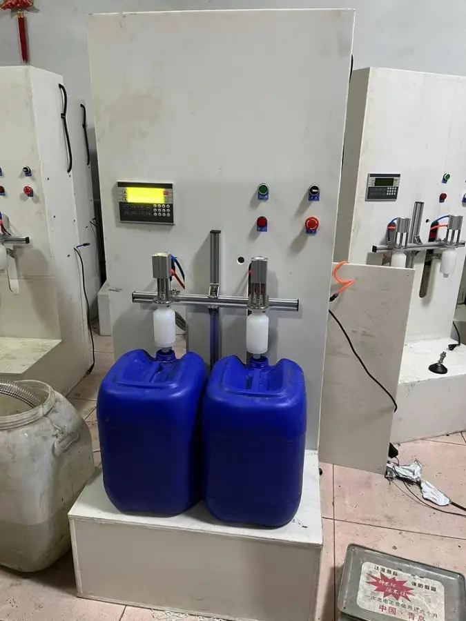 KET Semi-automatic Vertical Liquid Filling Machine Derusting Agent Cleaning Agent Liquid Filling Machine — view 2